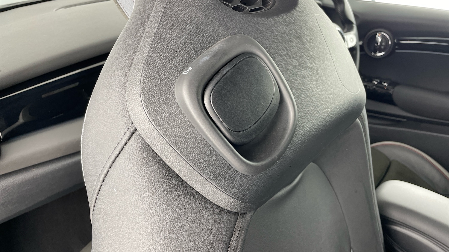 Used MINI Convertible 2024 for sale - 77125619: Photo 31