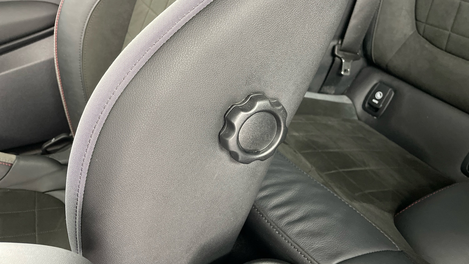 Used MINI Convertible 2024 for sale - 77125619: Photo 35