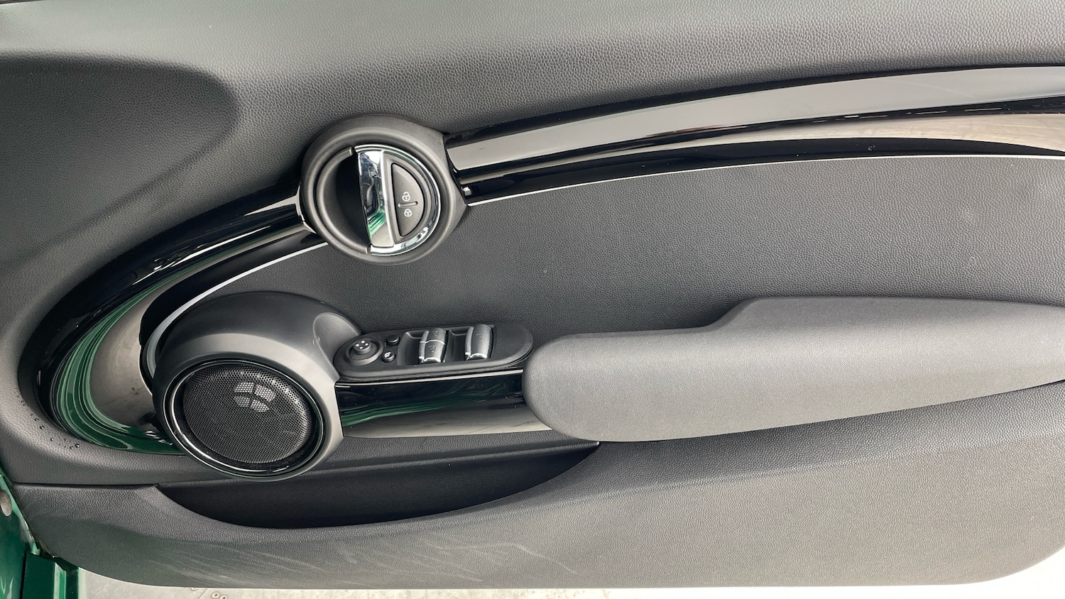 Used MINI Convertible 2024 for sale - 77125619: Photo 42