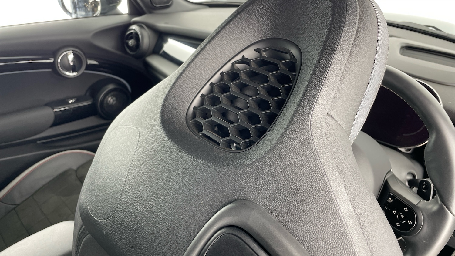 Used MINI Convertible 2024 for sale - 77125619: Photo 44