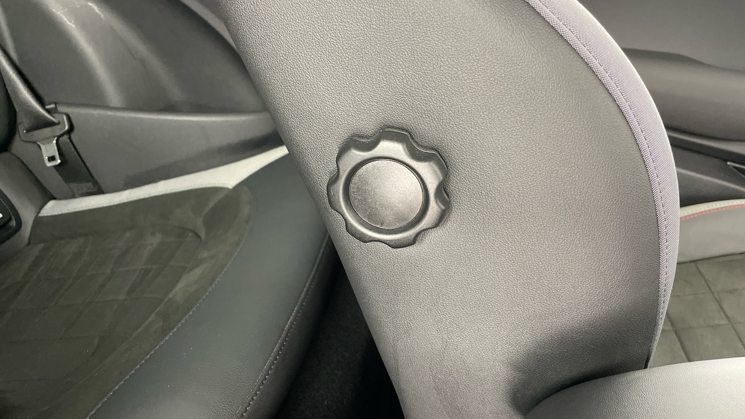 Used MINI Convertible 2024 for sale - 77125619: Photo 47