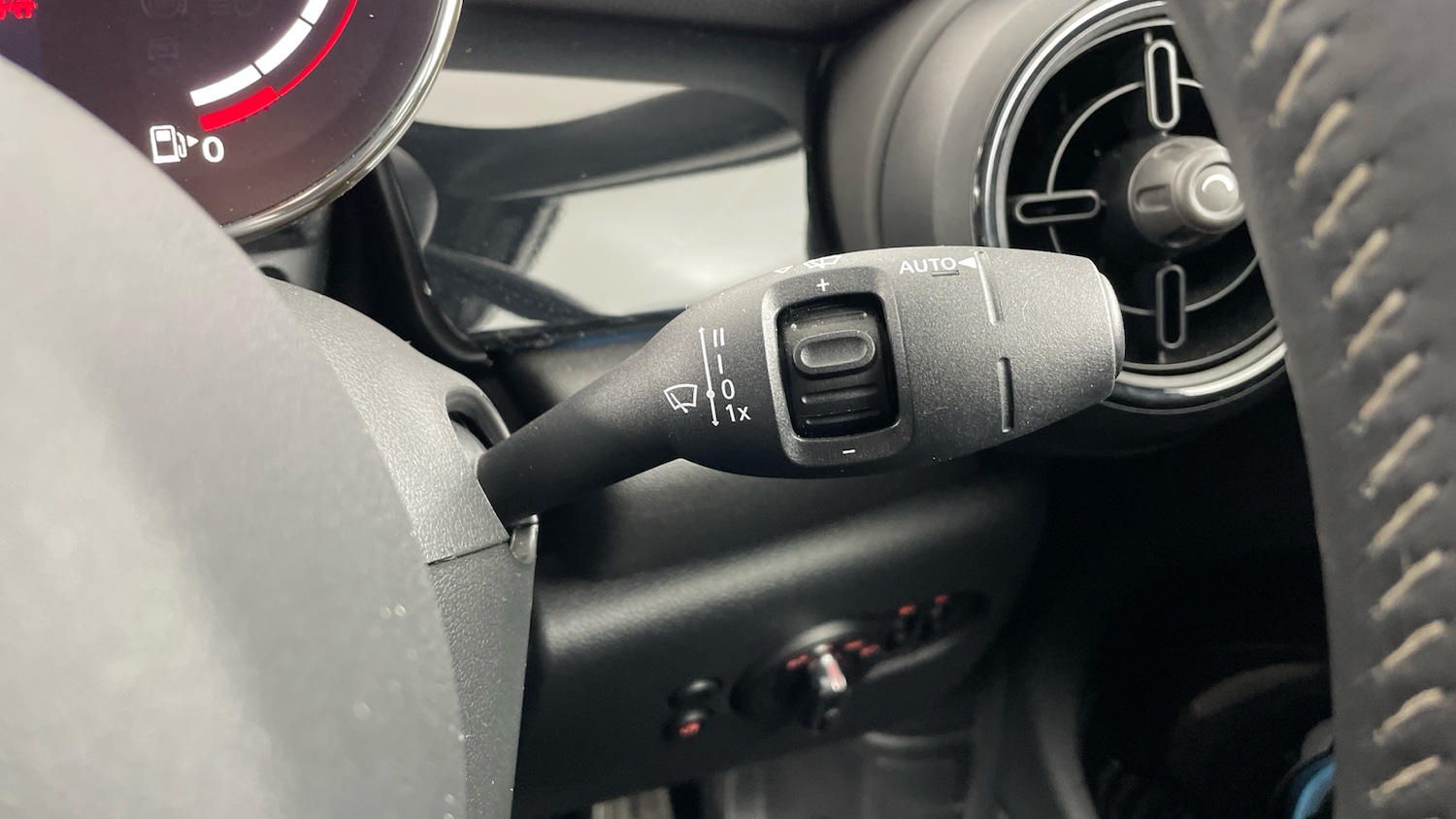 Used MINI Convertible 2024 for sale - 77125619: Photo 57