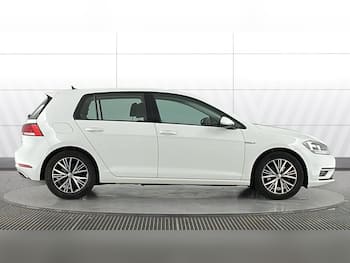 Used Volkswagen Golf 2017 for sale - 79735129: Photo