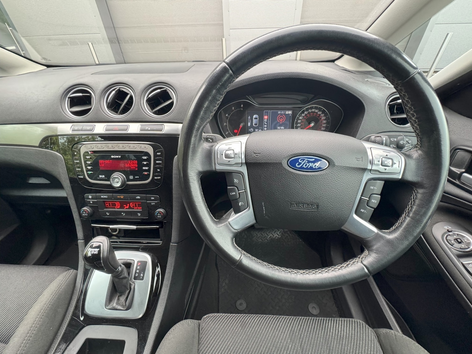 Used Ford S-Max 2014 for sale - 76170972: Photo 18