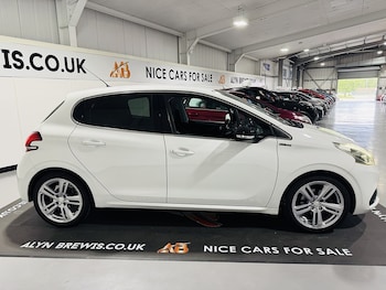 Used Peugeot 208 2015 for sale - 75616607: Photo