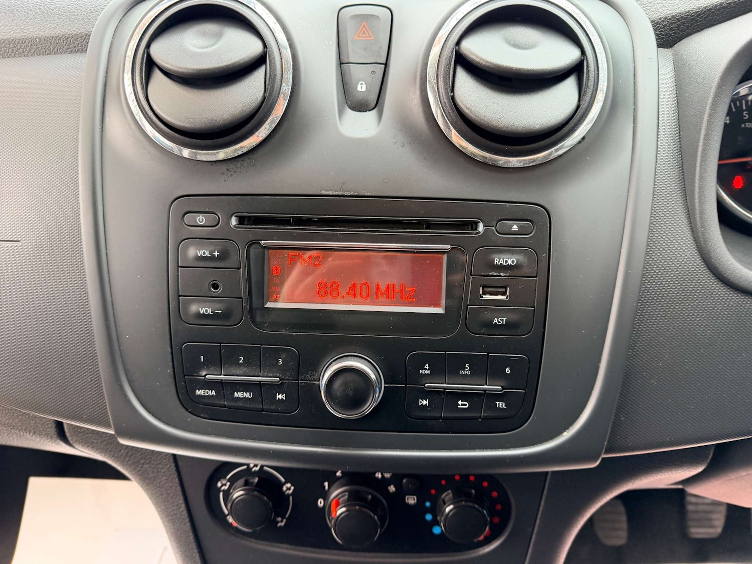 Used Dacia Sandero 2016 for sale - 77487307: Photo 39