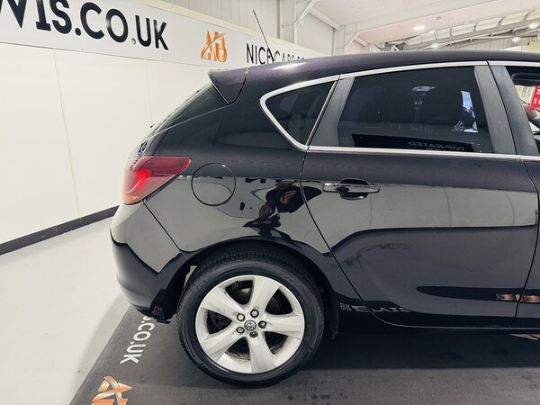 Used Vauxhall Astra 2010 for sale - 76181996: Photo 11
