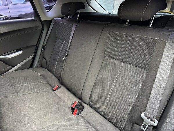 Used Vauxhall Astra 2010 for sale - 76181996: Photo 28