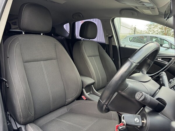 Used Vauxhall Astra 2010 for sale - 76181996: Photo 32