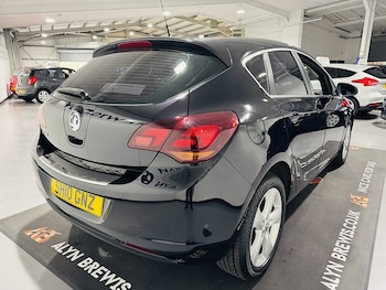 Used Vauxhall Astra 2010 for sale - 76181996: Photo 4