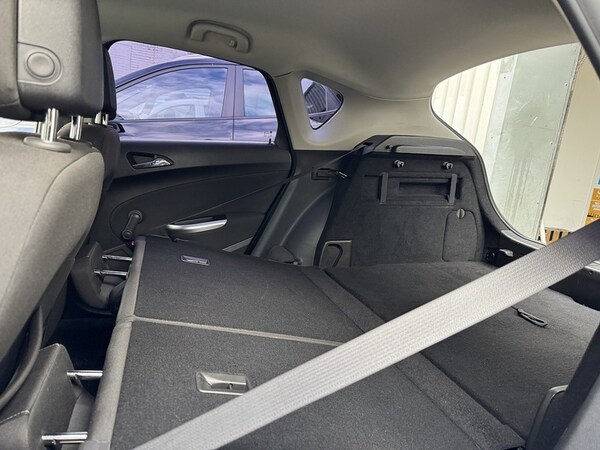 Used Vauxhall Astra 2010 for sale - 76181996: Photo 53