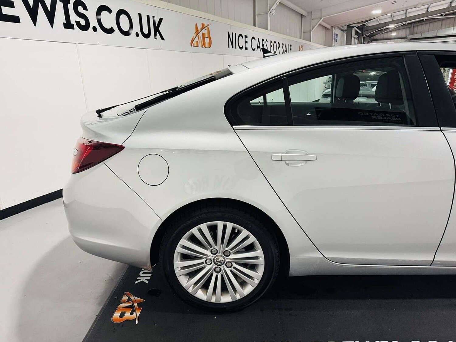 Used Vauxhall Insignia 2015 for sale - 77487278: Photo 11