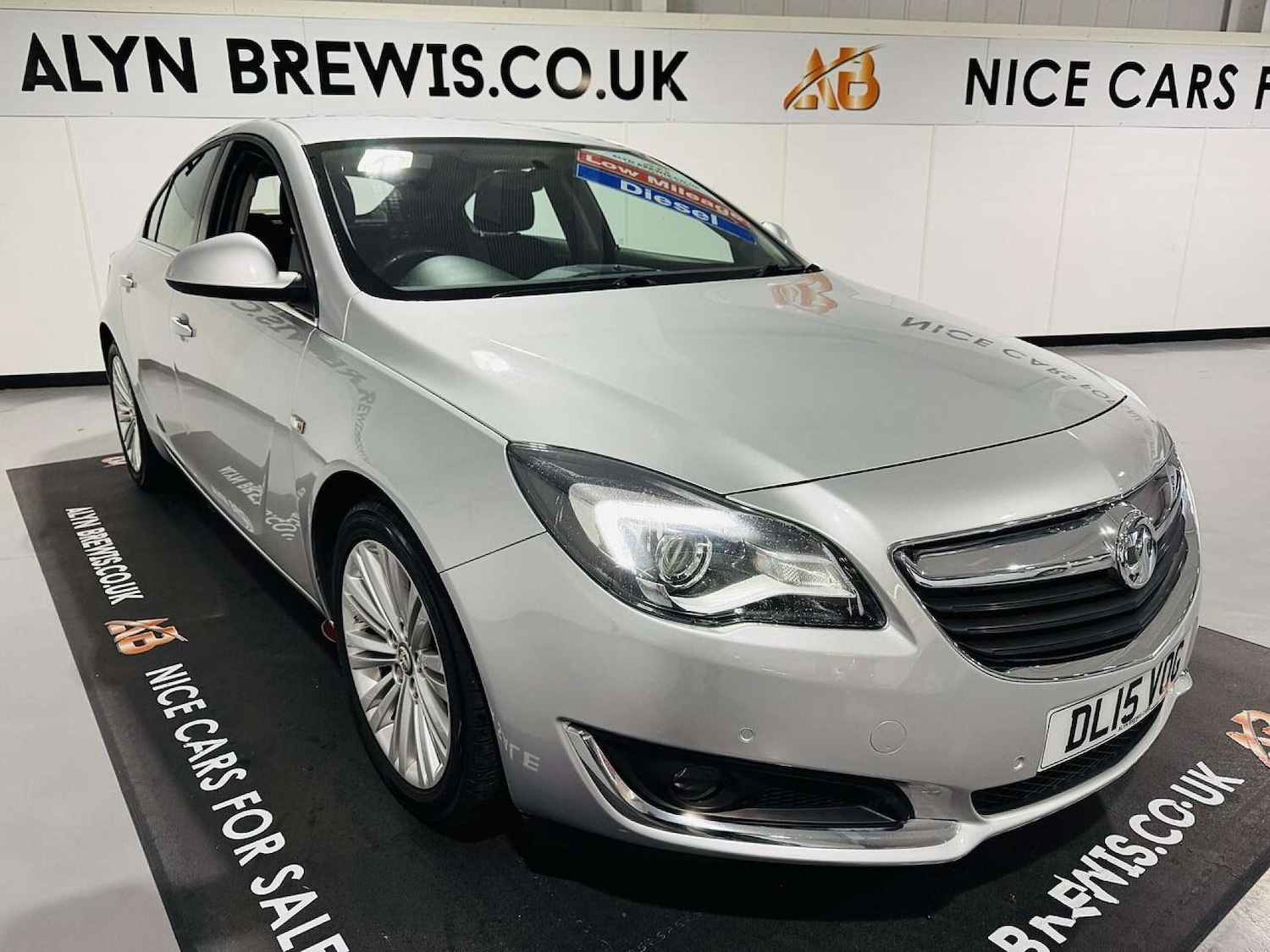 Used Vauxhall Insignia 2015 for sale - 77487278: Photo 2
