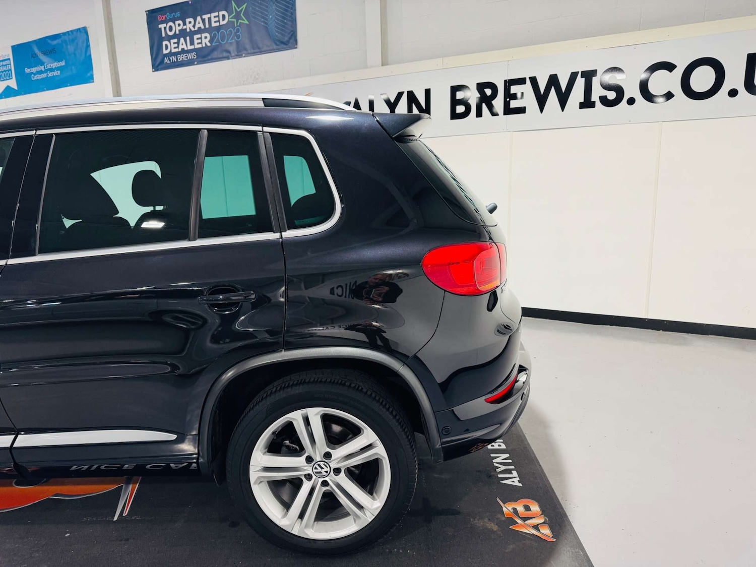 Used Volkswagen Tiguan 2015 for sale - 77717750: Photo 12