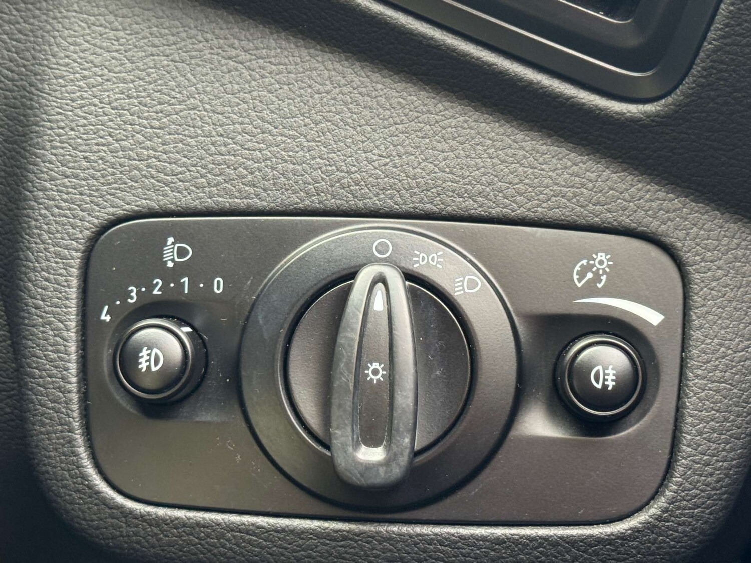 Used Ford Grand C-Max 2015 for sale - 77917717: Photo 62