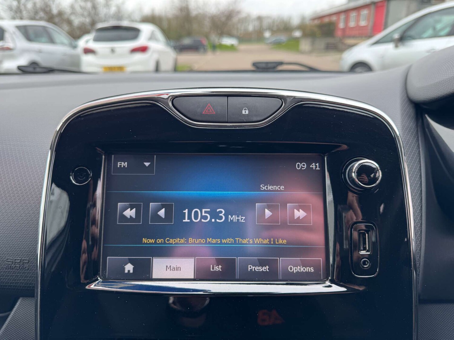 Used Renault Clio 2014 for sale - 78091335: Photo 39