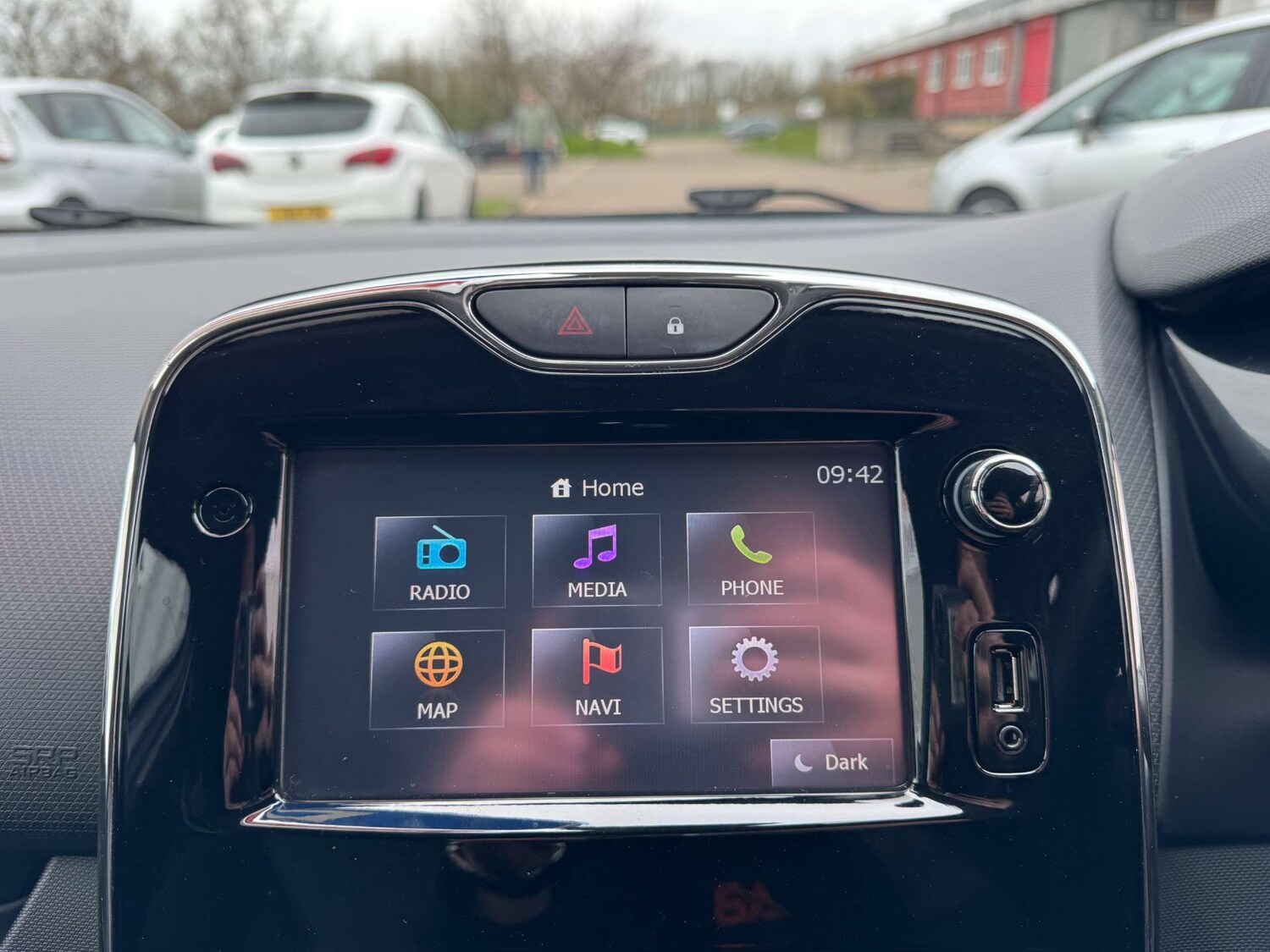 Used Renault Clio 2014 for sale - 78091335: Photo 41