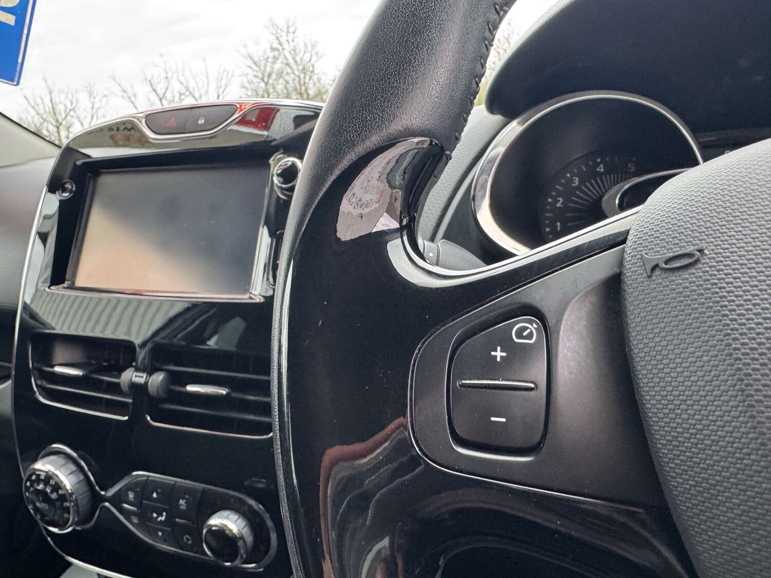 Used Renault Clio 2014 for sale - 78091335: Photo 46