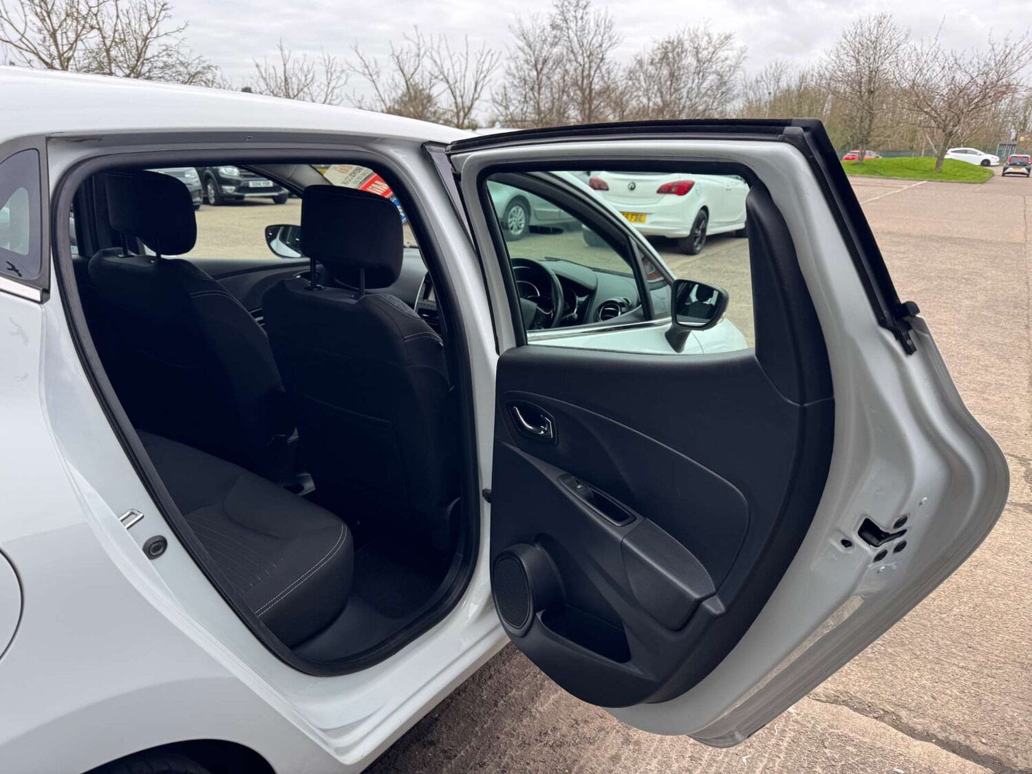 Used Renault Clio 2014 for sale - 78091335: Photo 48