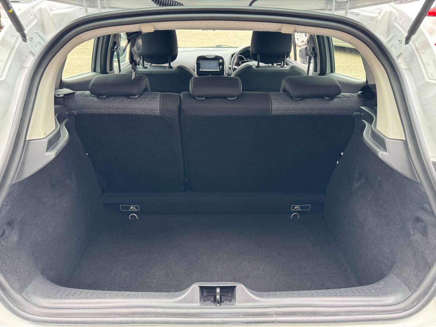 Used Renault Clio 2014 for sale - 78091335: Photo 54