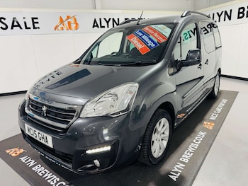 Used Peugeot Partner Tepee 2015 for sale - 79070794: Photo