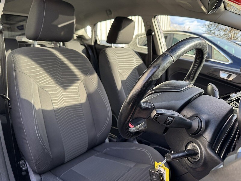 Used Ford Fiesta 2013 for sale - 76417999: Photo 32