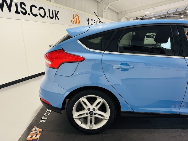 Used Ford Focus 2017 for sale - 76027051: Photo 11