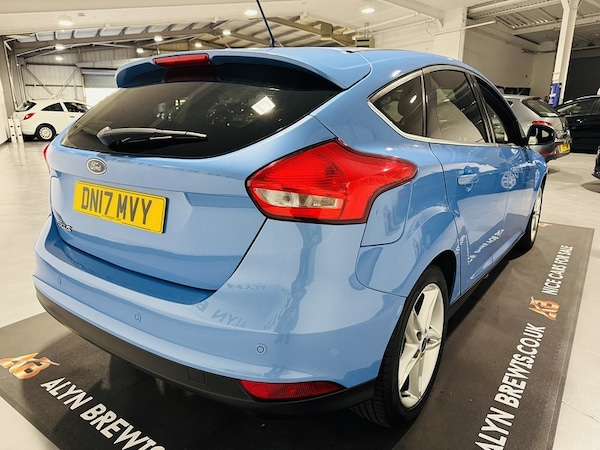 Used Ford Focus 2017 for sale - 76027051: Photo 4