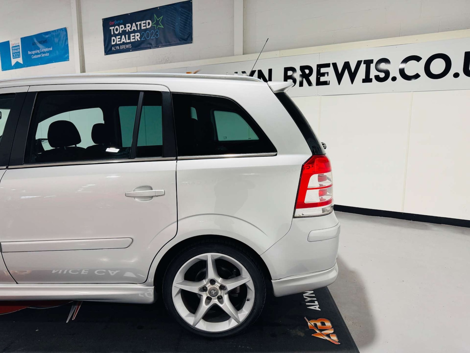 Used Vauxhall Zafira 2010 for sale - 77693811: Photo 12