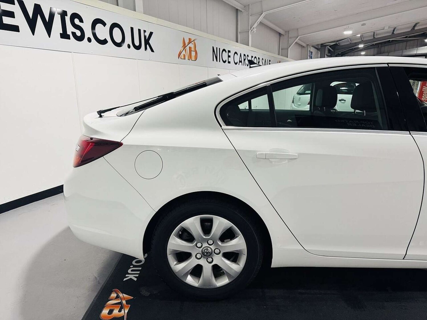 Used Vauxhall Insignia 2015 for sale - 77487288: Photo 11