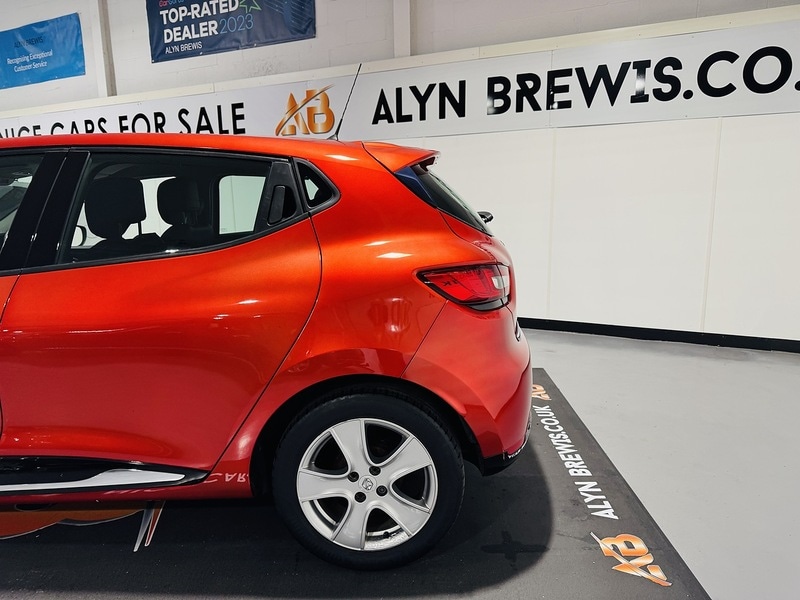 Used Renault Clio 2015 for sale - 76845891: Photo 12