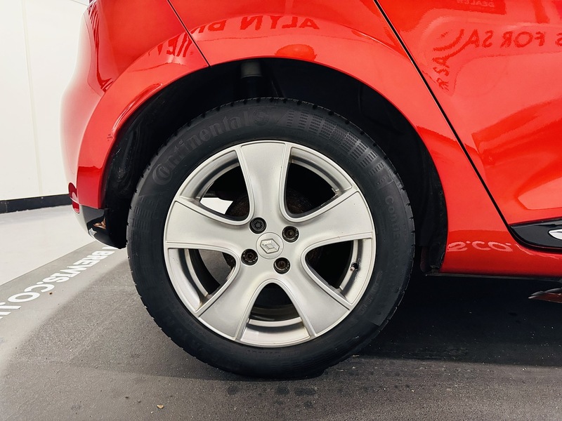 Used Renault Clio 2015 for sale - 76845891: Photo 18