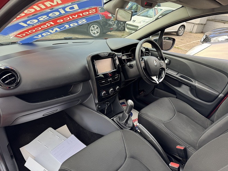 Used Renault Clio 2015 for sale - 76845891: Photo 27