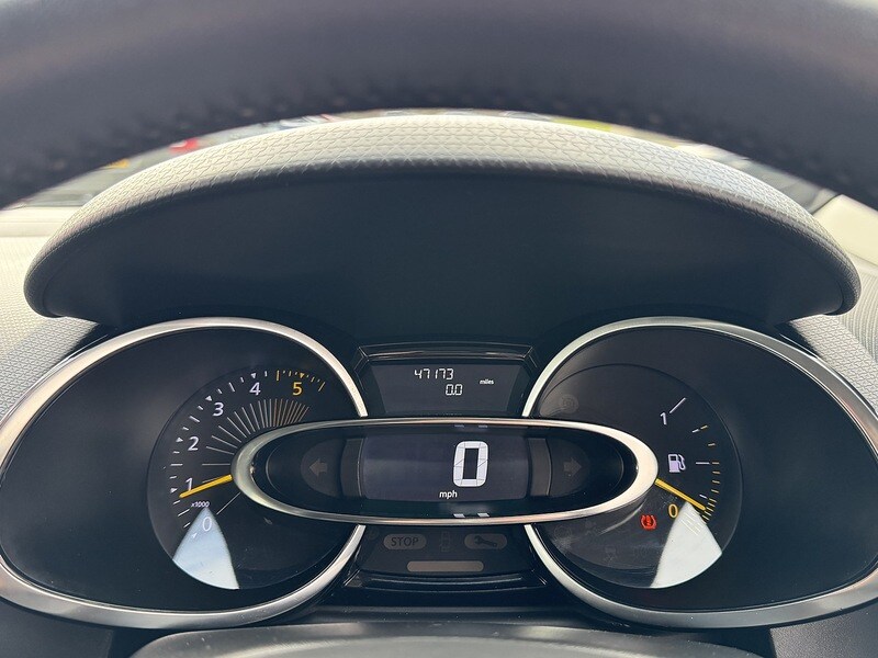 Used Renault Clio 2015 for sale - 76845891: Photo 38