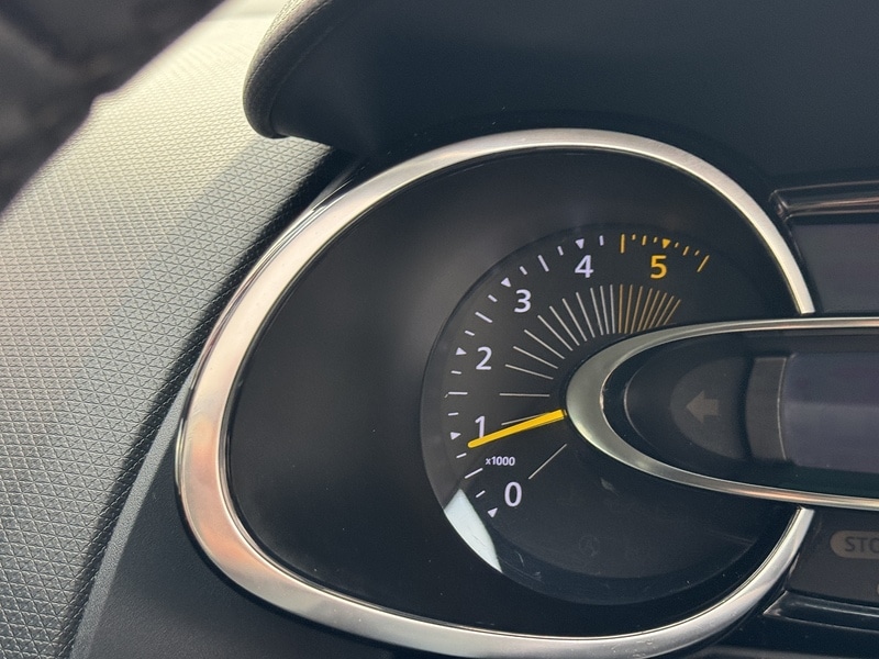 Used Renault Clio 2015 for sale - 76845891: Photo 39