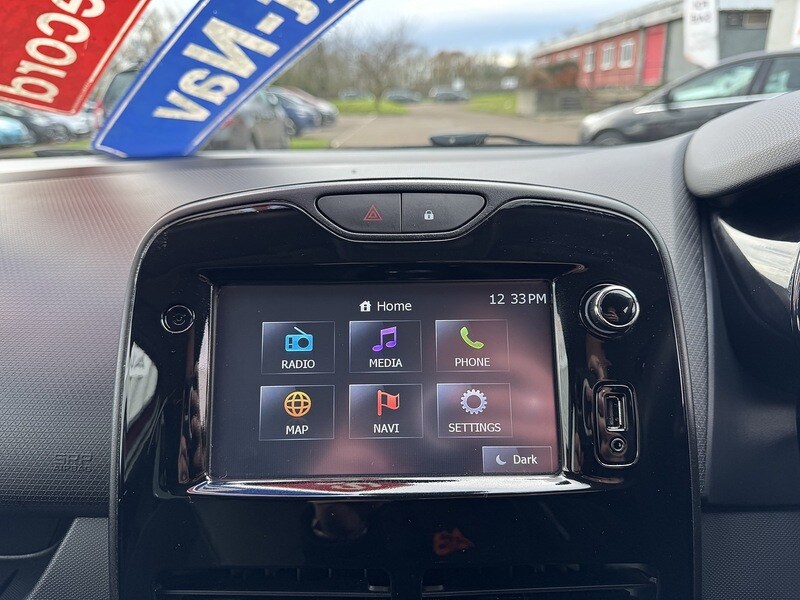 Used Renault Clio 2015 for sale - 76845891: Photo 42