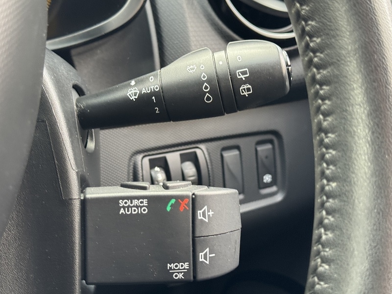 Used Renault Clio 2015 for sale - 76845891: Photo 52