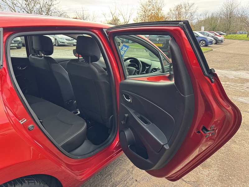 Used Renault Clio 2015 for sale - 76845891: Photo 53