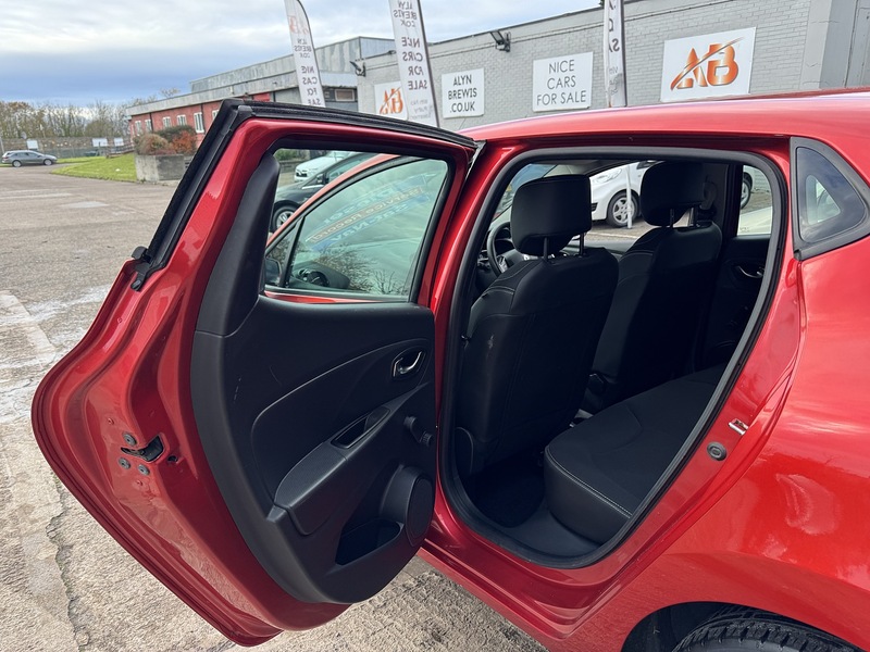 Used Renault Clio 2015 for sale - 76845891: Photo 56