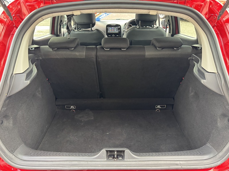 Used Renault Clio 2015 for sale - 76845891: Photo 58