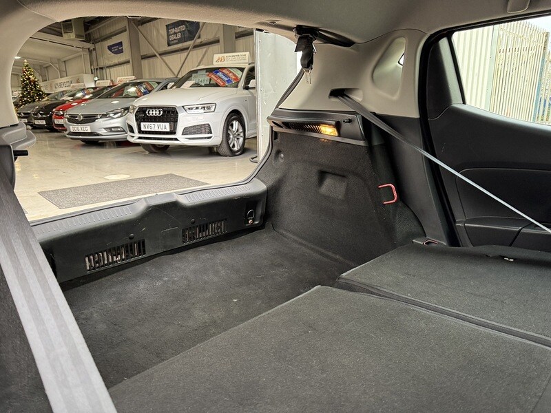 Used Renault Clio 2015 for sale - 76845891: Photo 60