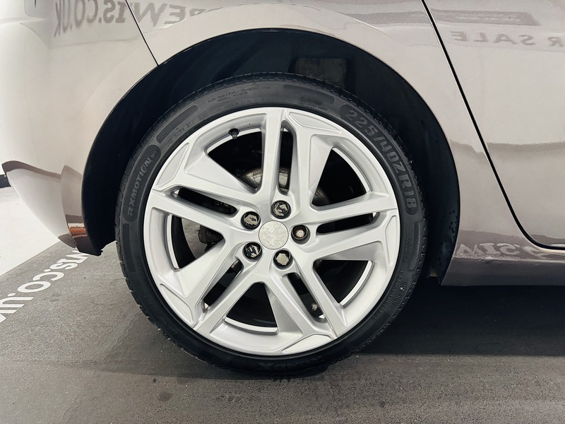 Used Peugeot 308 2014 for sale - 76665851: Photo 18