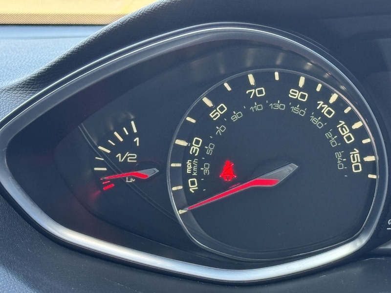 Used Peugeot 308 2014 for sale - 76665851: Photo 39