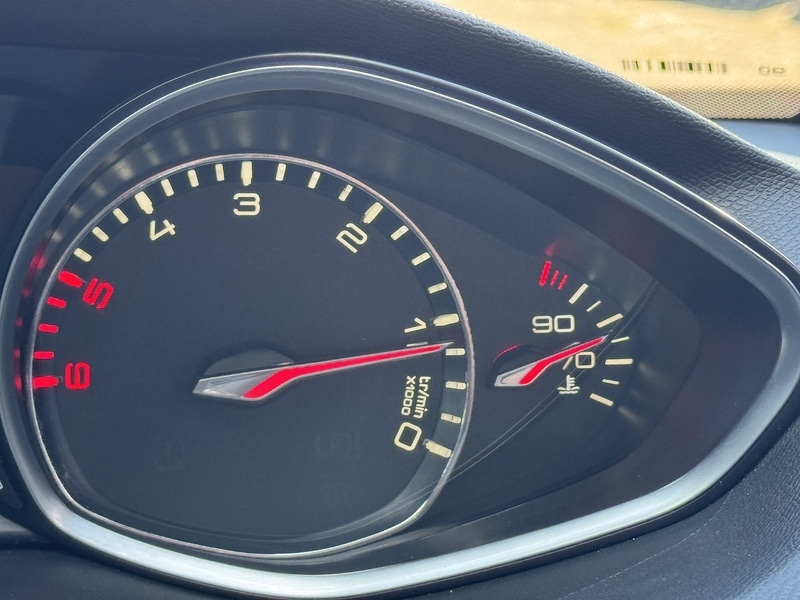 Used Peugeot 308 2014 for sale - 76665851: Photo 40