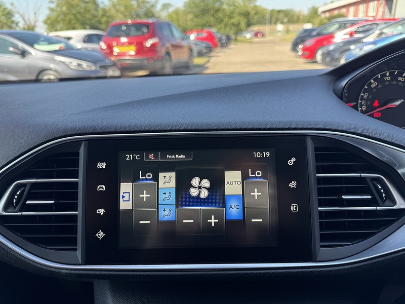 Used Peugeot 308 2014 for sale - 76665851: Photo 42