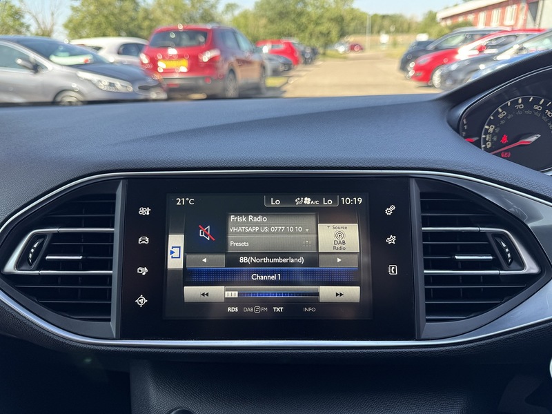 Used Peugeot 308 2014 for sale - 76665851: Photo 44