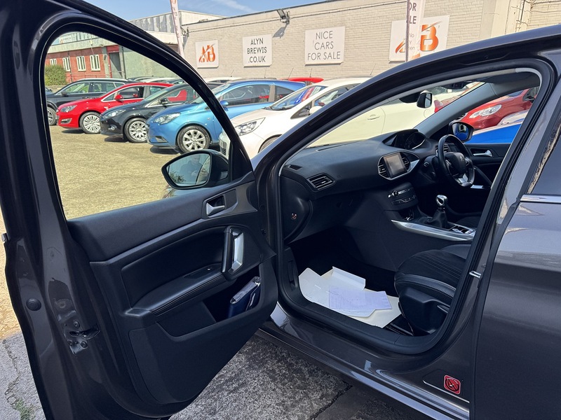 Used Peugeot 308 2014 for sale - 76665851: Photo 61