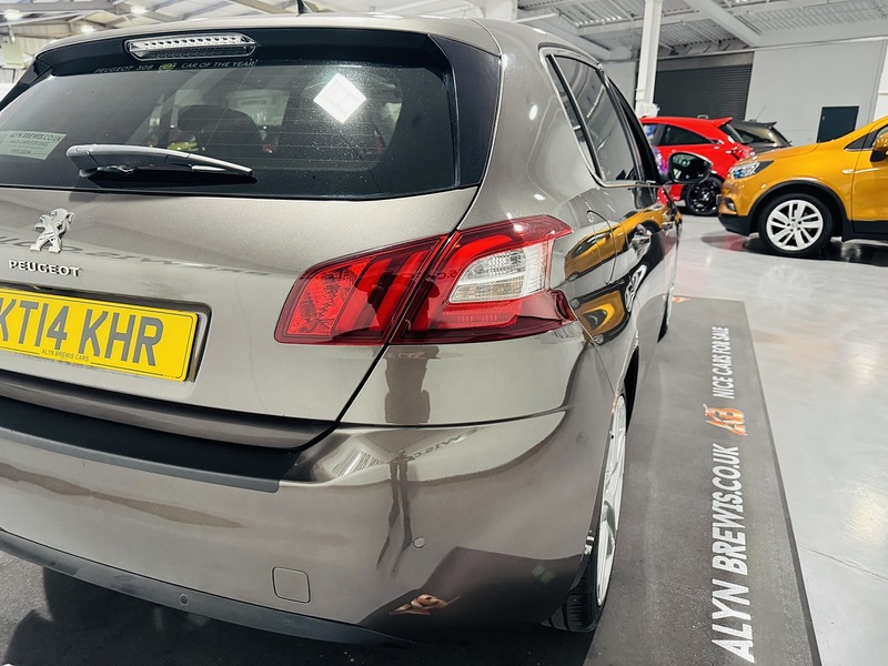 Used Peugeot 308 2014 for sale - 76665851: Photo 9
