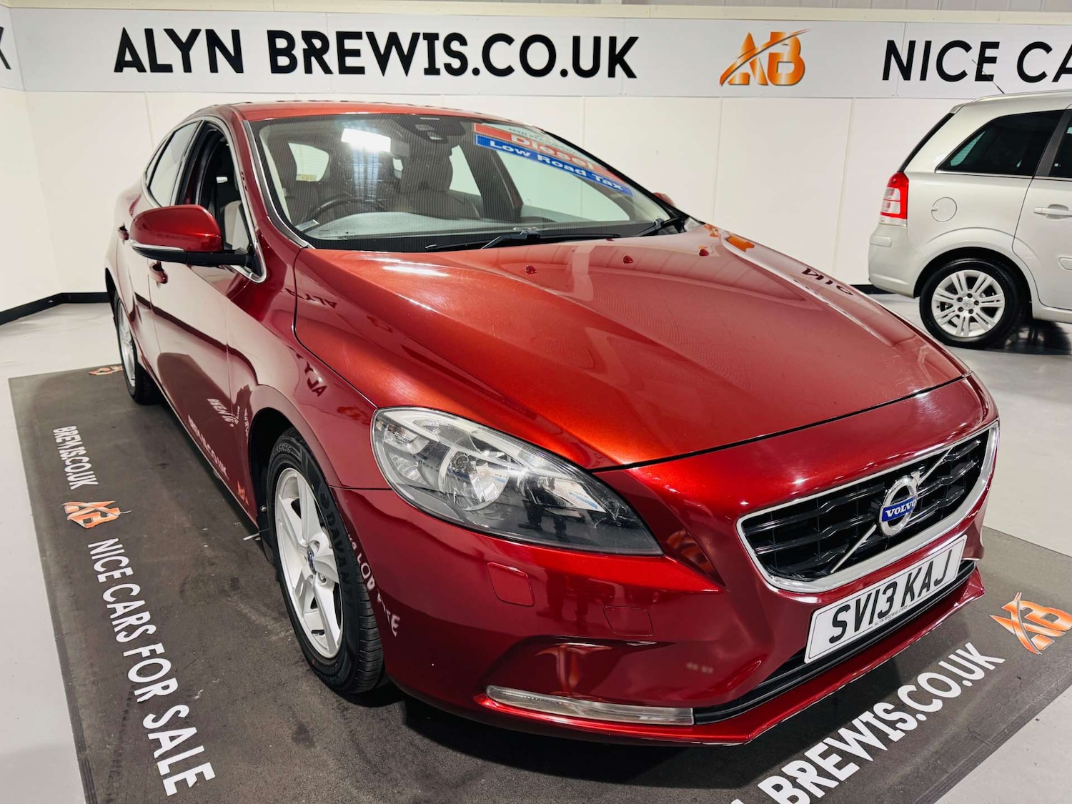 Used Volvo V40 2013 for sale - 78053753: Photo 2