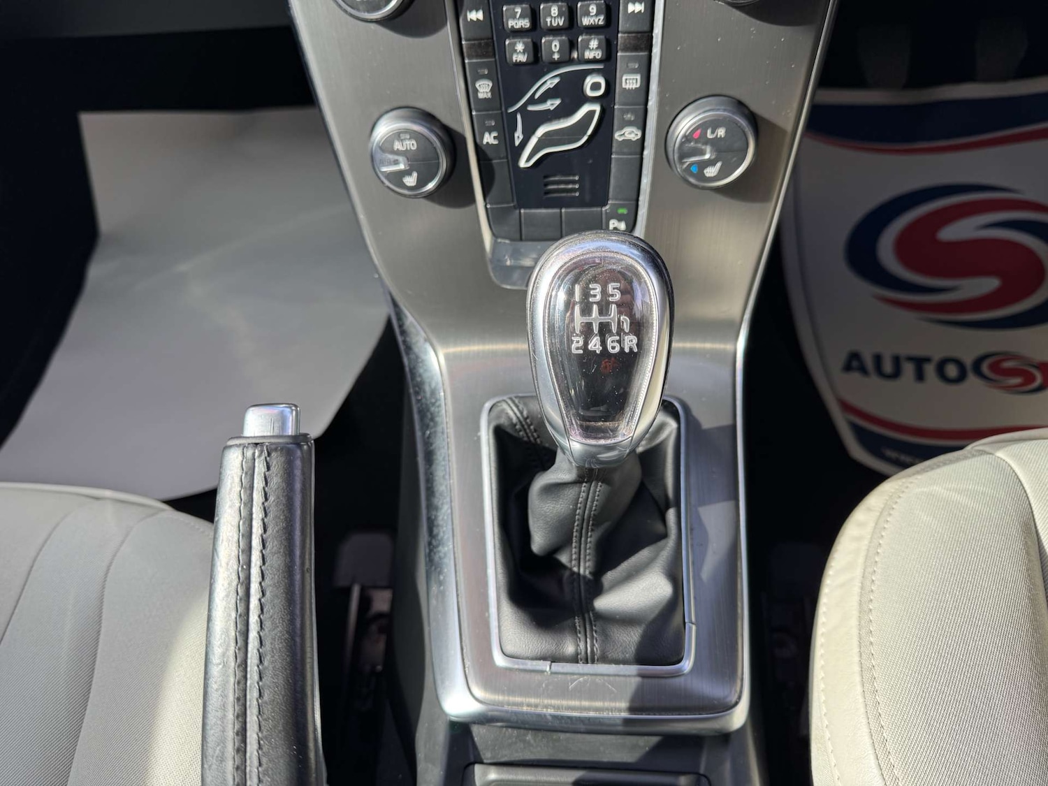 Used Volvo V40 2013 for sale - 78053753: Photo 43